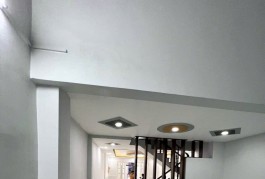 3.25 TỶ- NHÀ 2 TẦNG SÁT BÊN HÔNG CHỢ HÓC MÔN - HẺM XE HƠI- ĐANG CHO THUÊ 5TR/TH